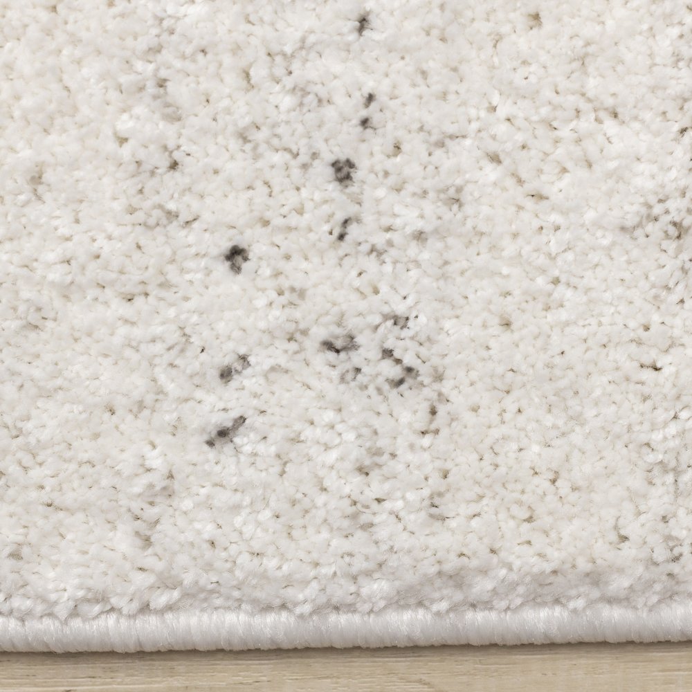 Sakura White Grey Speckled Area Rug, 5'3" x 7'7". Picture 10