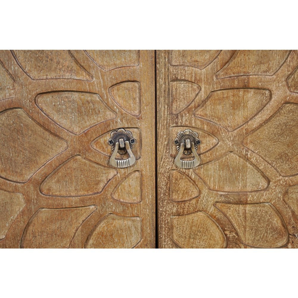 Renith 4-door Carved Solid Wood Sideboard. Picture 5