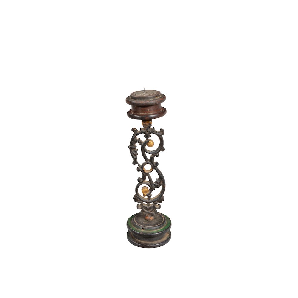 Metal Candle Stand. Picture 2