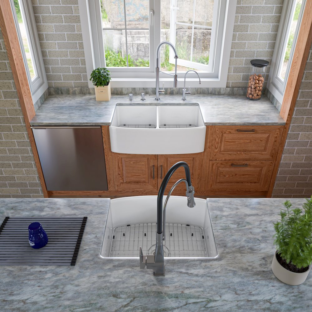 ALFI Brand White Smooth Curved Apron 24" x 20" Single Bowl Fireclay Farm Sink. Picture 4