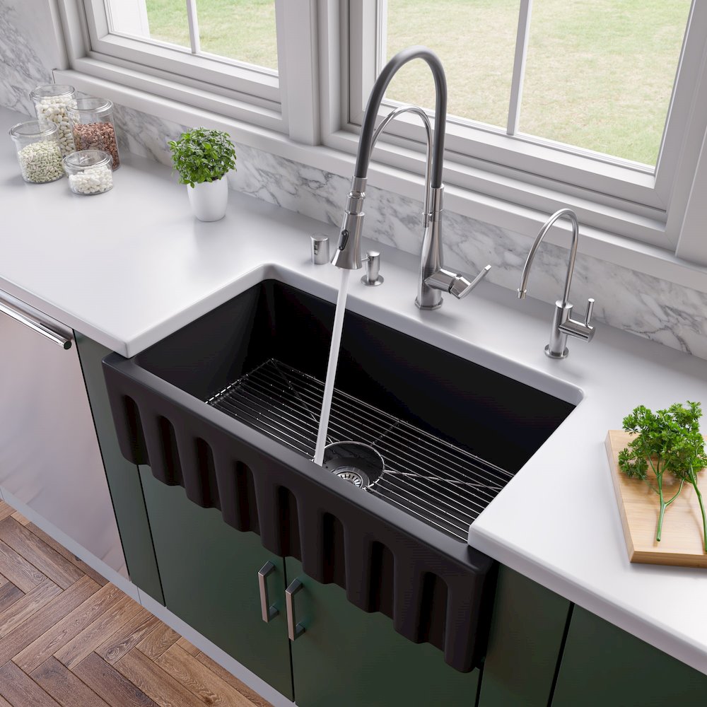33" Black Matte Reversible Smooth / Fluted Single Bowl Fireclay Farm Sink. Picture 3