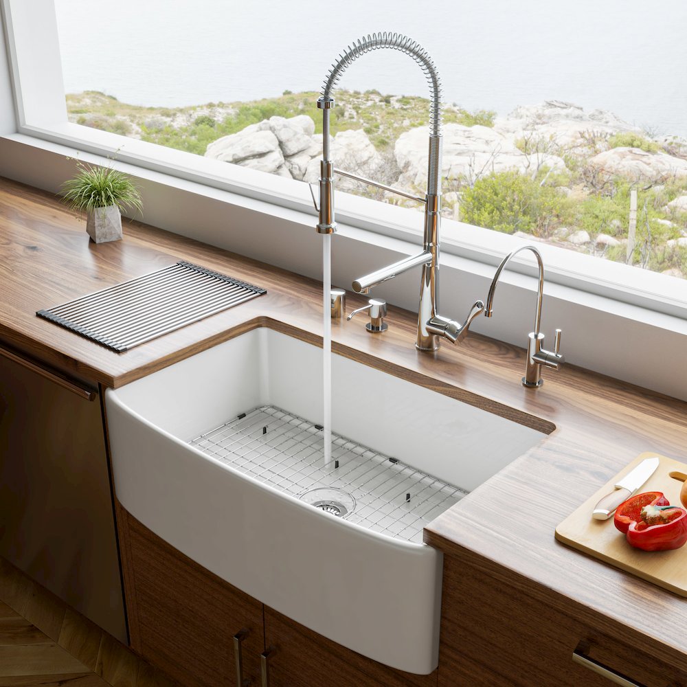ALFI Brand White Smooth Curved Apron 33" x 20" Single Bowl Fireclay Farm Sink. Picture 3