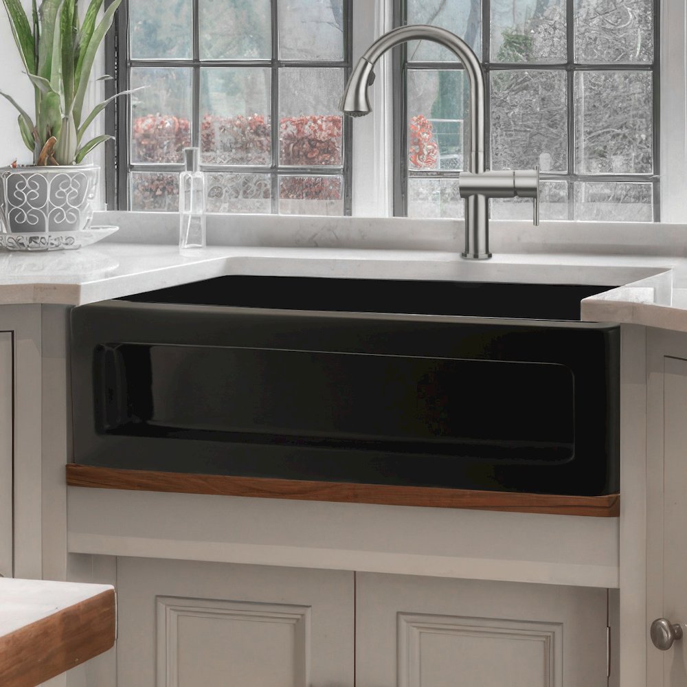 Shakerhaus 33" Reversible Kitchen Fireclay Sink. Picture 2