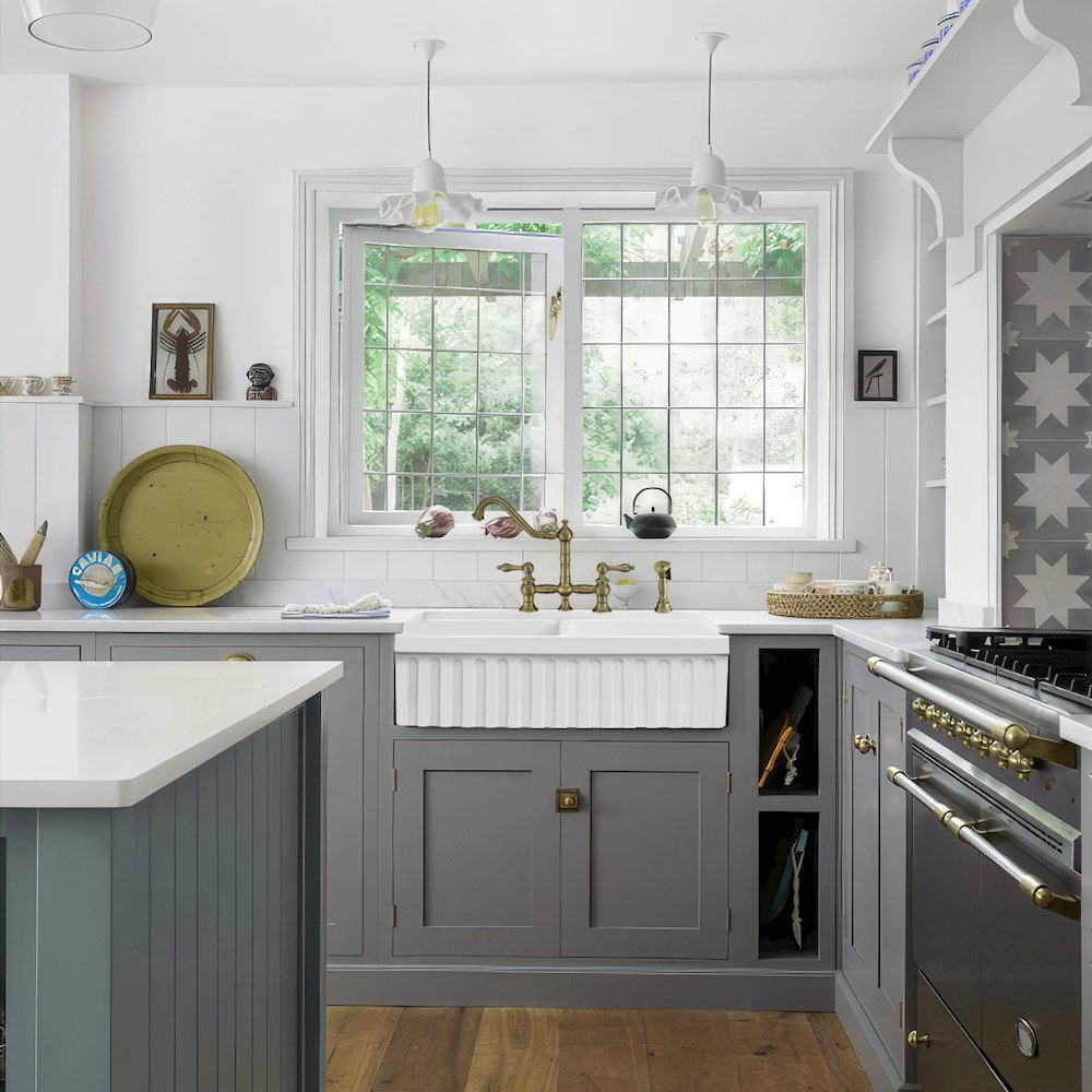 Farmhaus Fireclay Quatro Alcove Reversible Double Bowl Sink. Picture 6