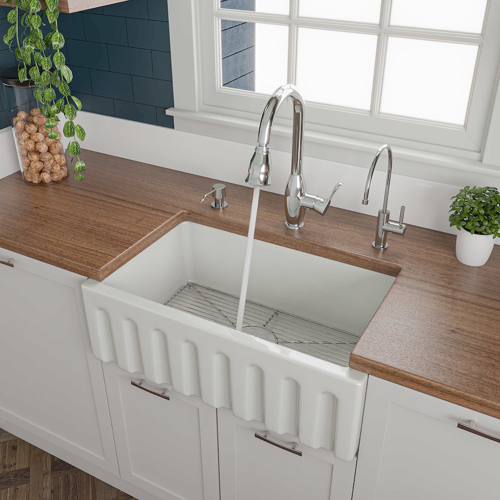 30 inch White Reversible Smooth / Fluted Single Bowl Fireclay Farm Sink. Picture 3