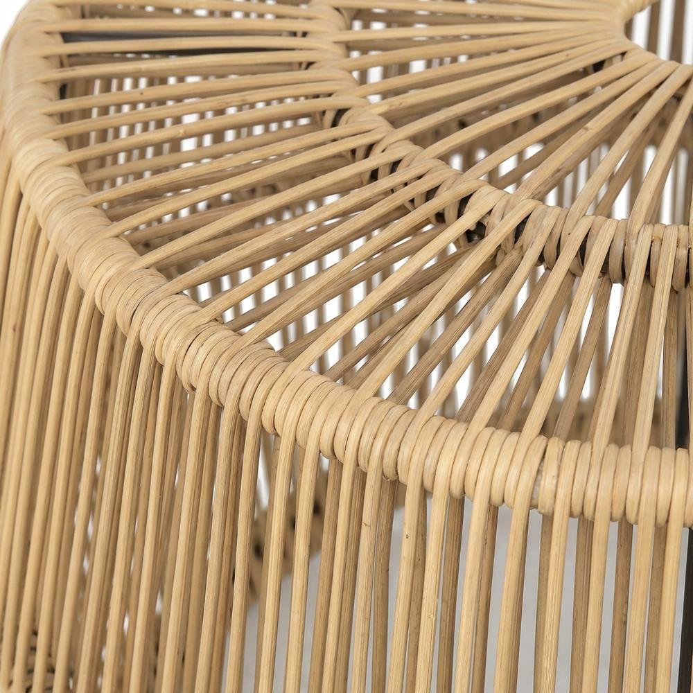 Wicker Round Outdoor Coffee Table with Durable Weave and Resistant Finish. Picture 5
