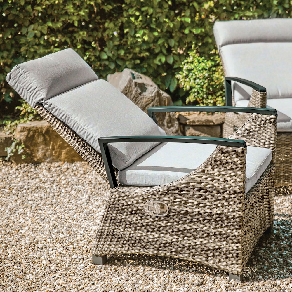 Antigua Modern Adjustable Patio Armchair, Brown and Beige. Picture 1