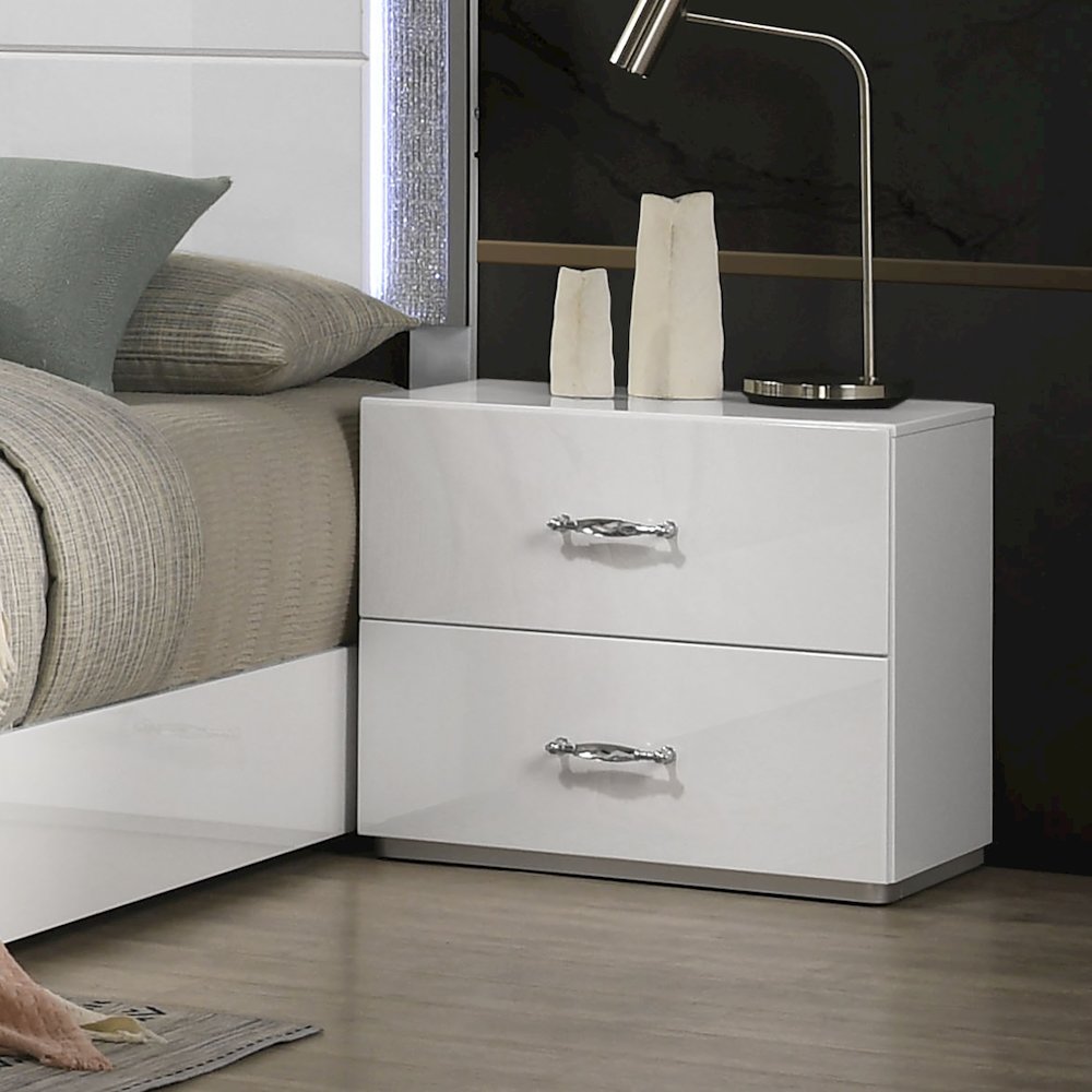 Wellan Modern Wood 2-Drawer Nightstand in White. Picture 4