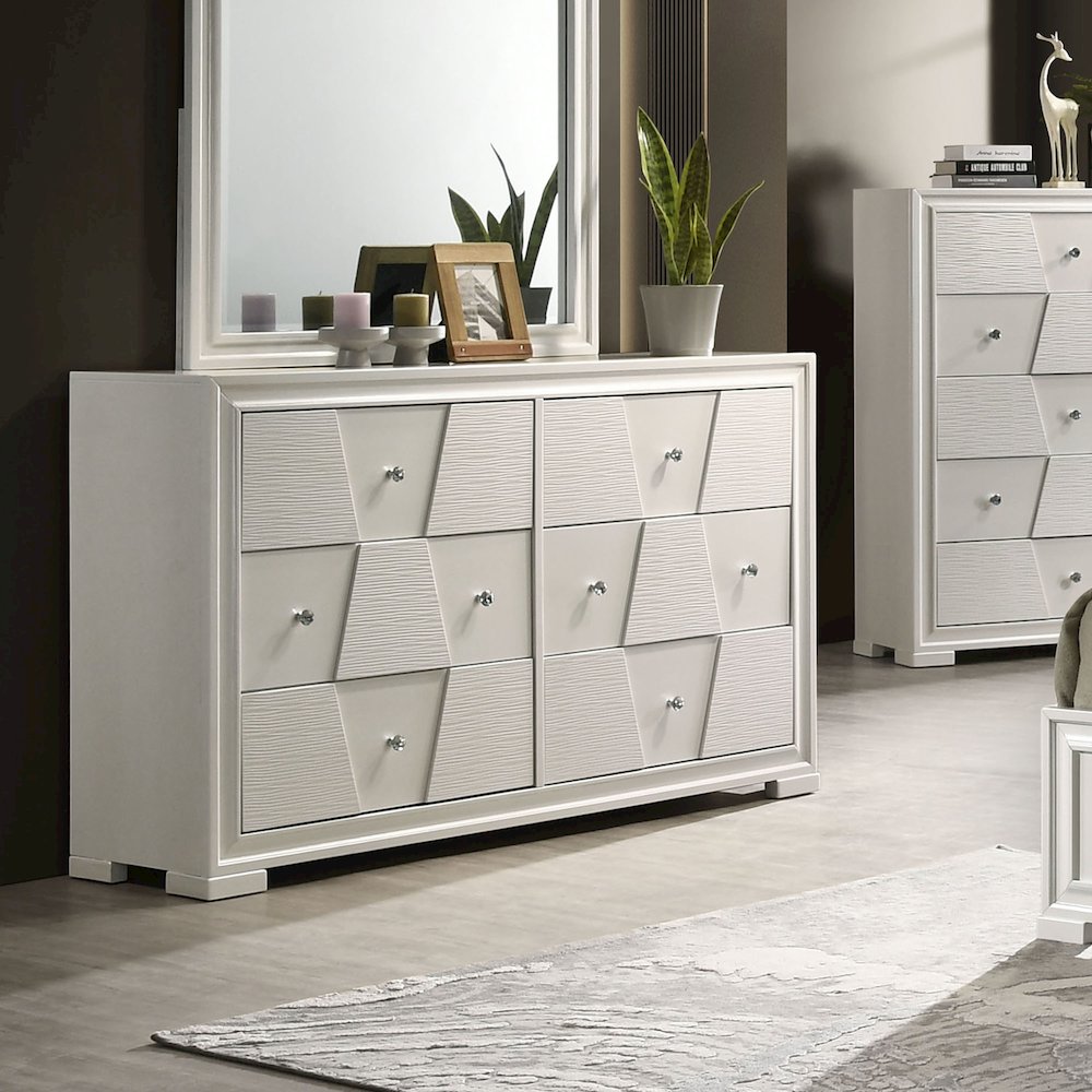 Rein Modern Solid Wood 6-Drawer Dresser in White. Picture 3