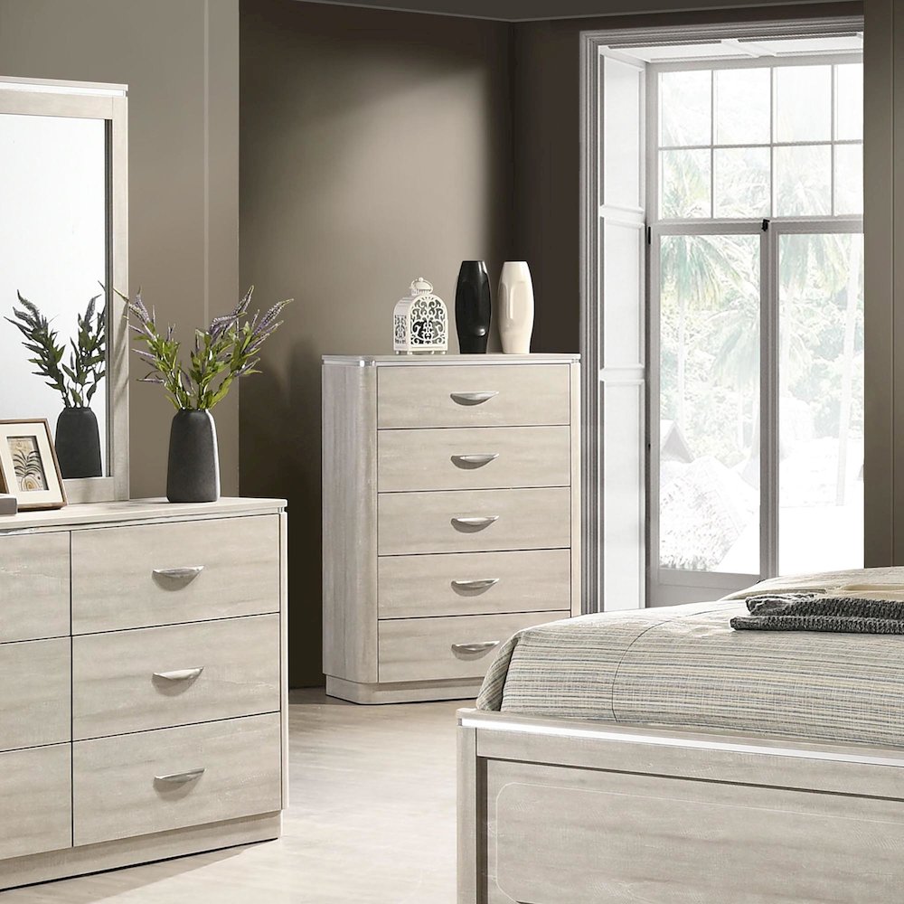 Ventur Modern Wood 5-Drawer Chest in Dusty Gray. Picture 4