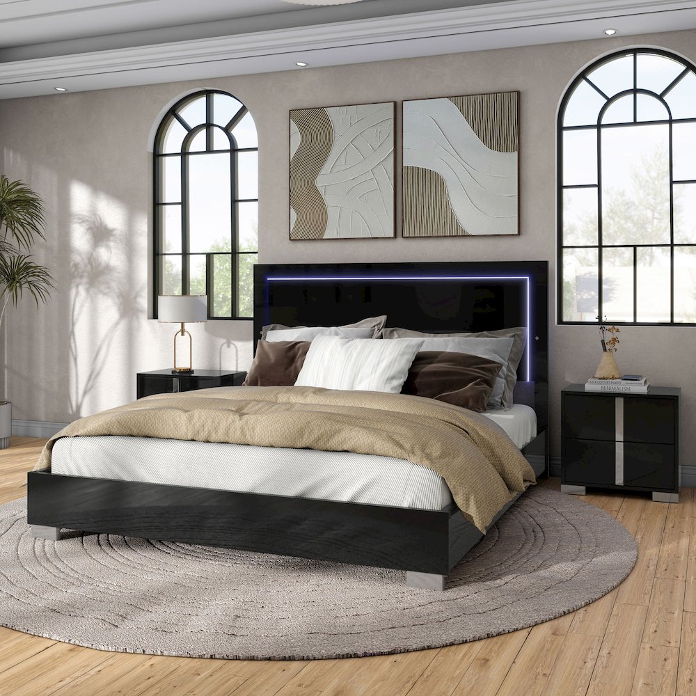 Jiar Modern 3-Piece Panel Bed and 2-Nightstand Bedroom Set. Picture 4