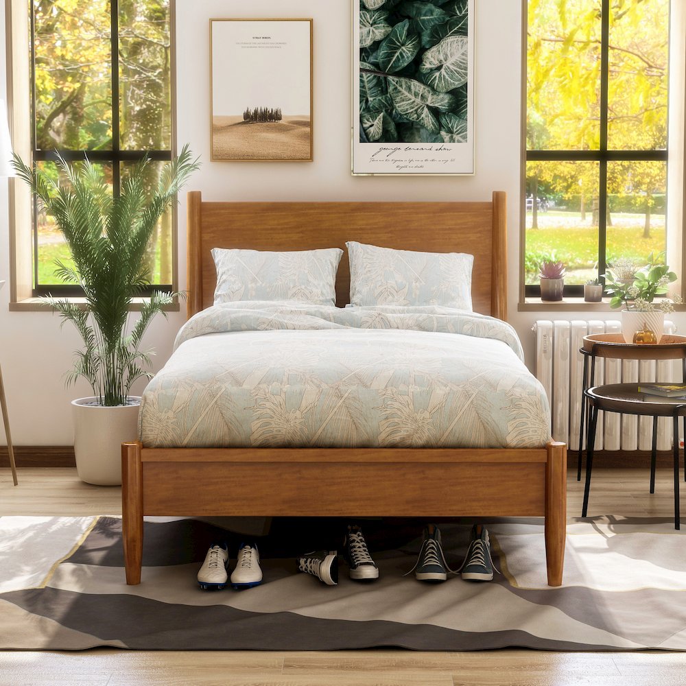 Belkor Solid Wood Queen Platform Bed in Oak. Picture 3