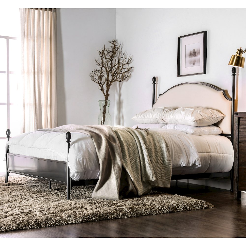 Freila Metal Poster Panel Bed in Silver Gun Metal. Picture 4