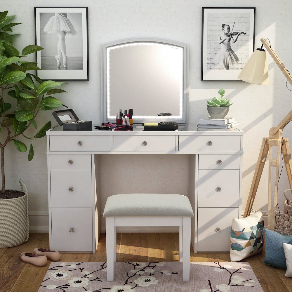 Galveston Solid Wood 3-Piece Vanity Set in White. Picture 4