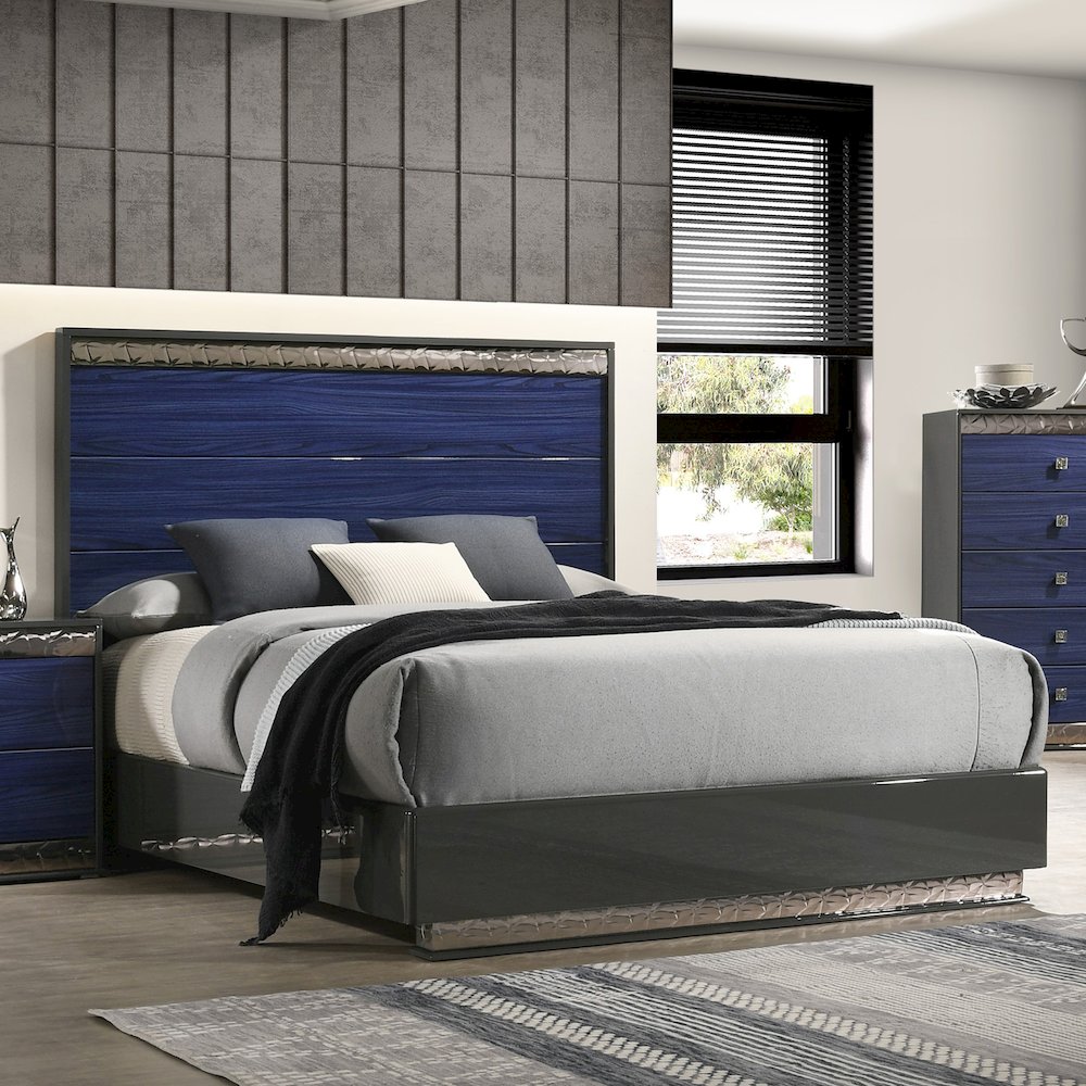 Kensing Glam Ash Gray and Indigo Blue Wood Platform Bed. Picture 3