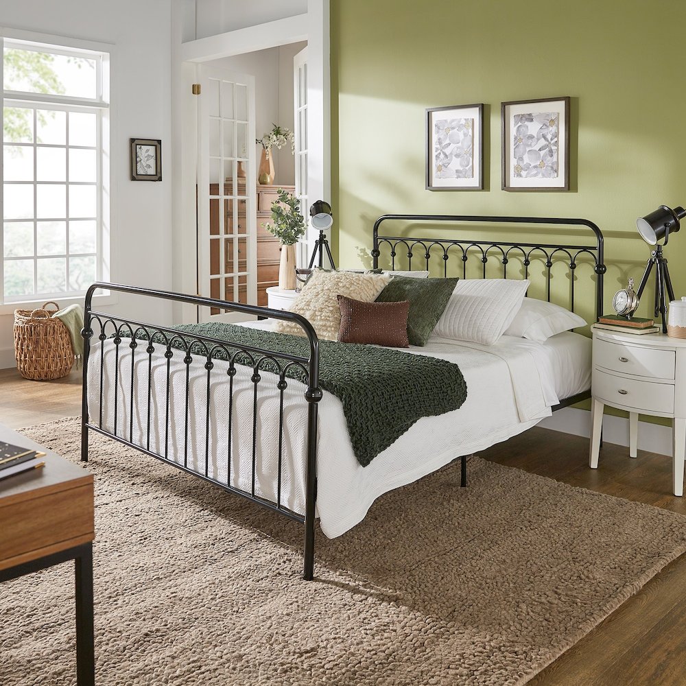 Black Metal Arch Design Queen Platform Bed. Picture 4