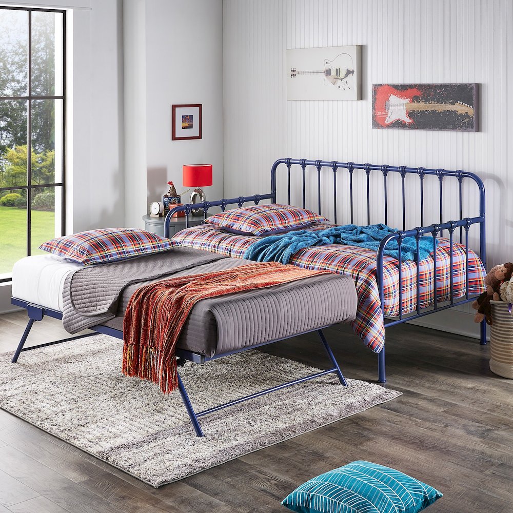 Navy Blue Finish Daybed With Lift-Up Trundle. Picture 2