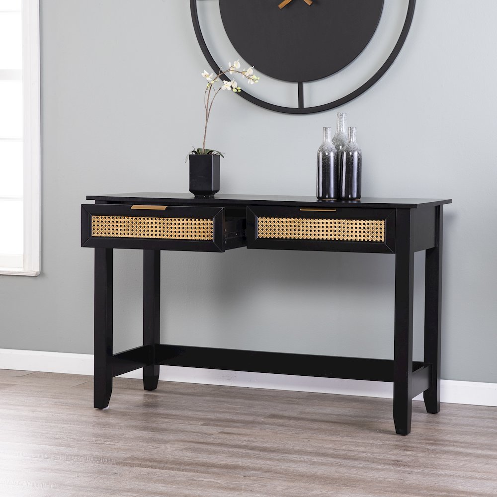 Chekshire Storage Console. Picture 2