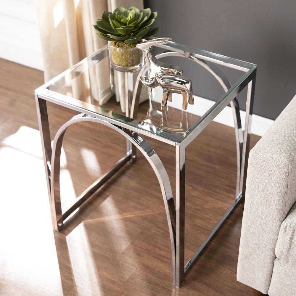 Stevenly Square Glass-Top End Table. Picture 4