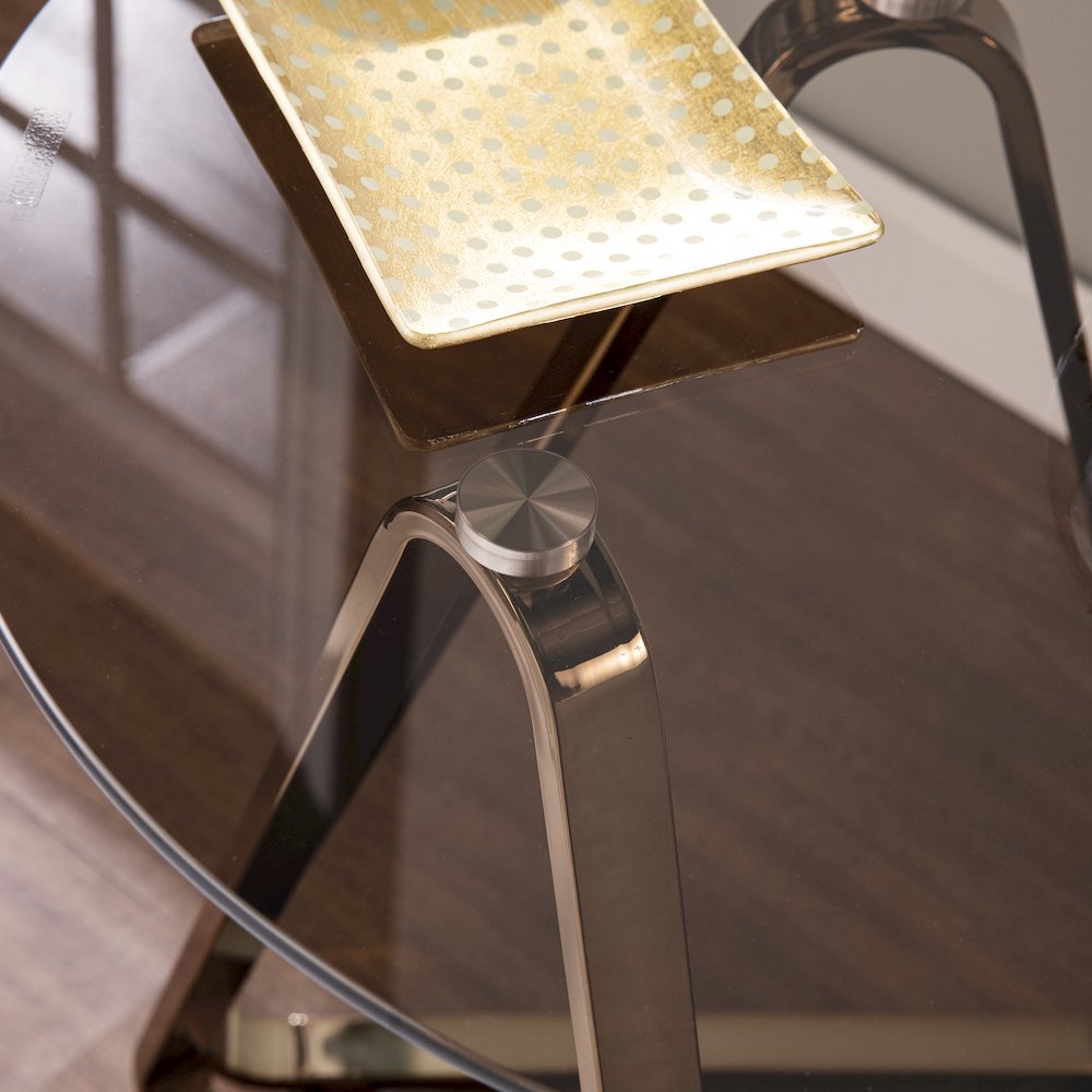 Stondon Round End Table. Picture 4