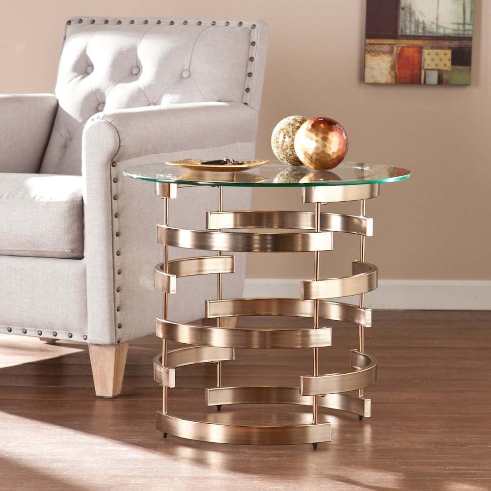 Belmar End Table. Picture 2