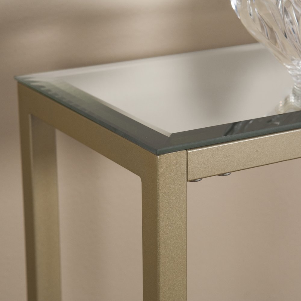 Darrin Mini Console Table. Picture 4