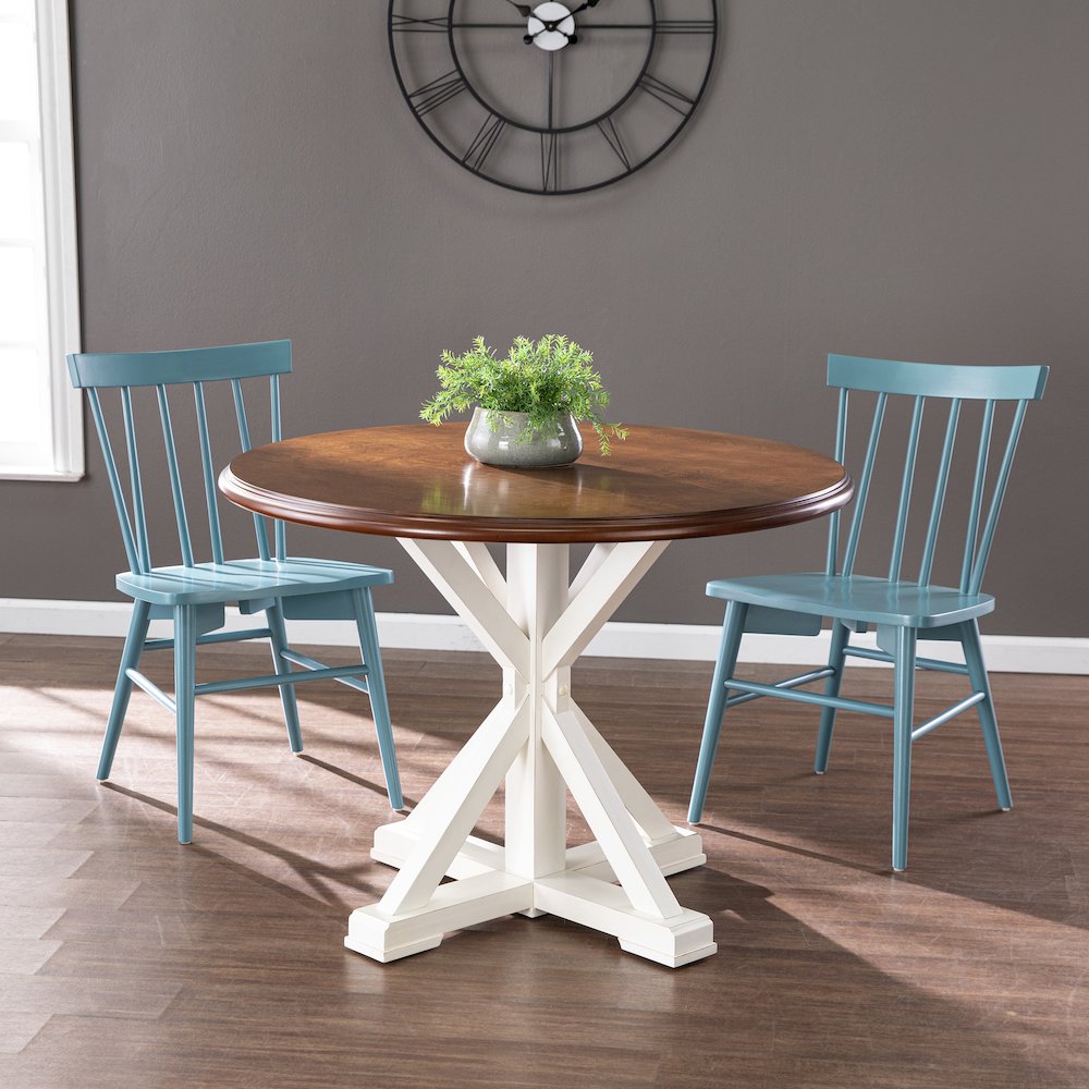 Barrisdale Farmhouse Dining Table. Picture 2