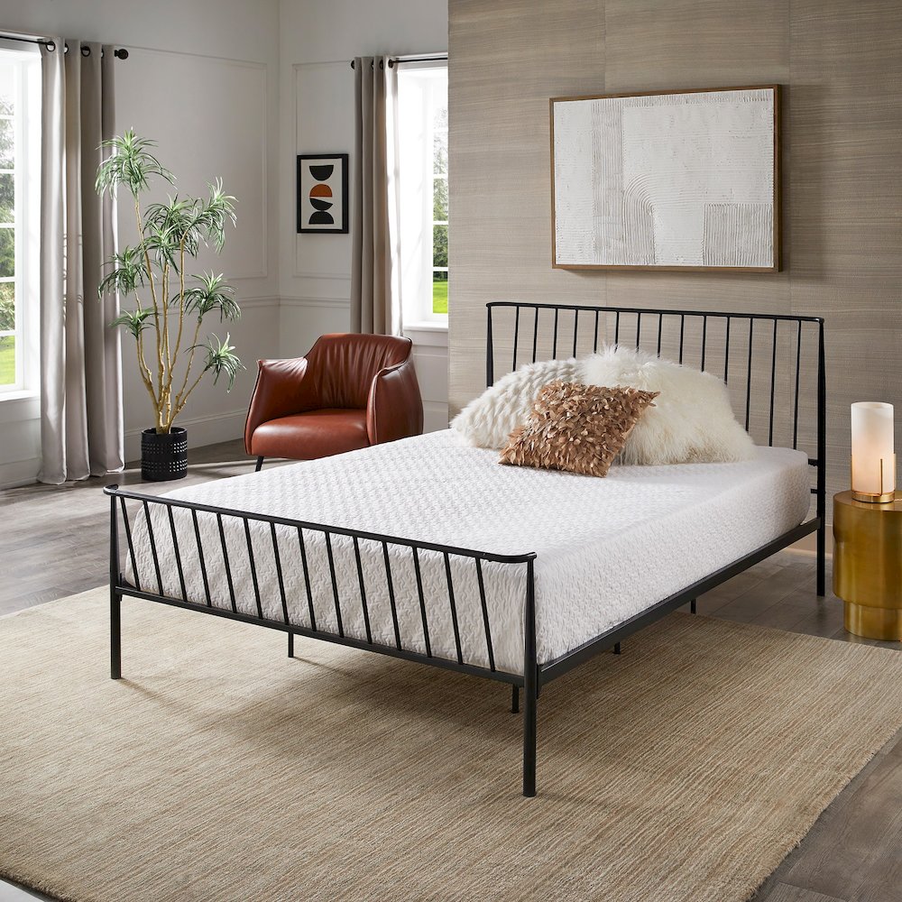 Matte Black Finish Metal Queen Bed. Picture 4