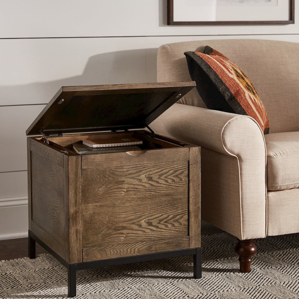 Trunk End Table With 1 Tray. Picture 1