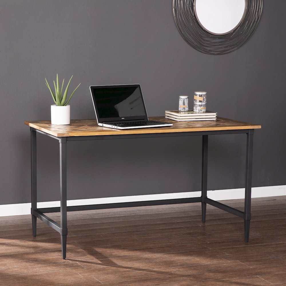 Lawrenny Reclaimed Wood Desk in Brown Color. Picture 4