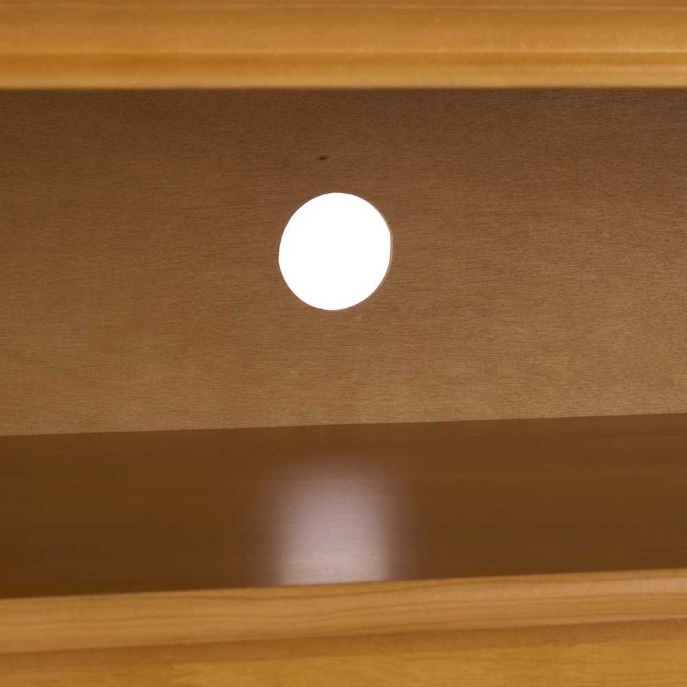 Hellen Wood Mantel. Picture 2