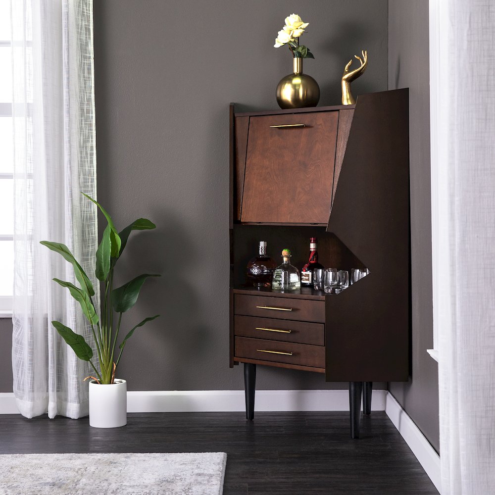 Larson Corner Bar Cabinet - Dark Tobacco. Picture 2