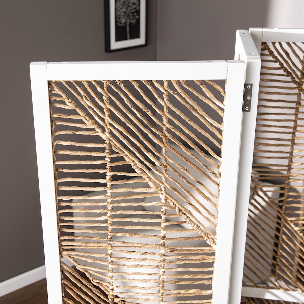 Quilino Woven Room Divider/Screen. Picture 3