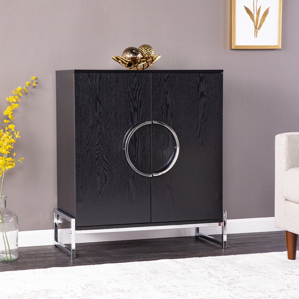 Pierton Double-Door Bar Cabinet. Picture 2