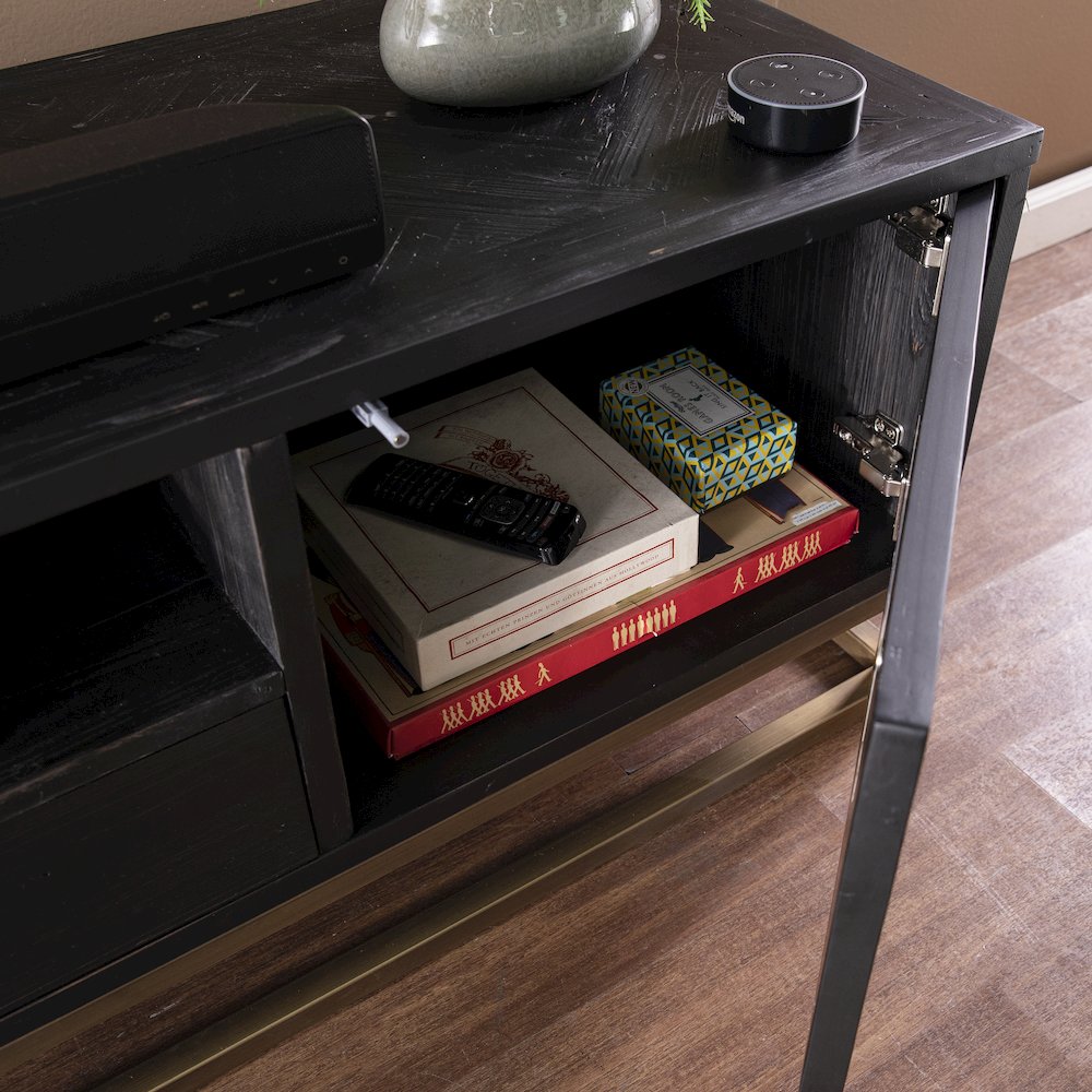Dessingham Reclaimed Wood TV/Media Stand. Picture 4