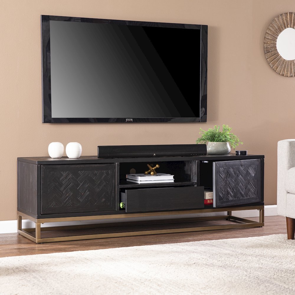 Dessingham Reclaimed Wood TV/Media Stand. Picture 3