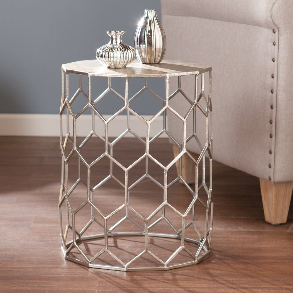 Clarissa Metal Accent Table. Picture 2