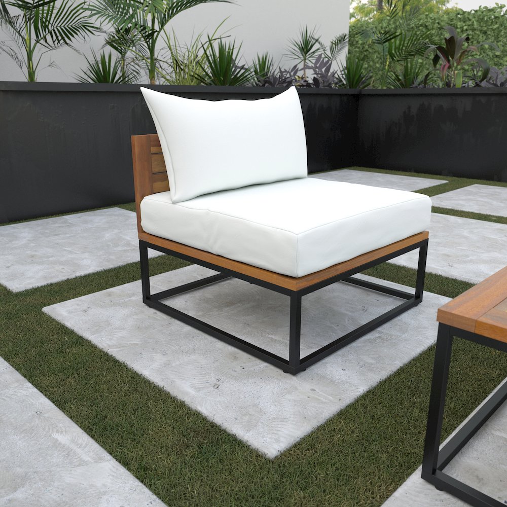 Taradale Outdoor Chair with Cushions. Picture 2