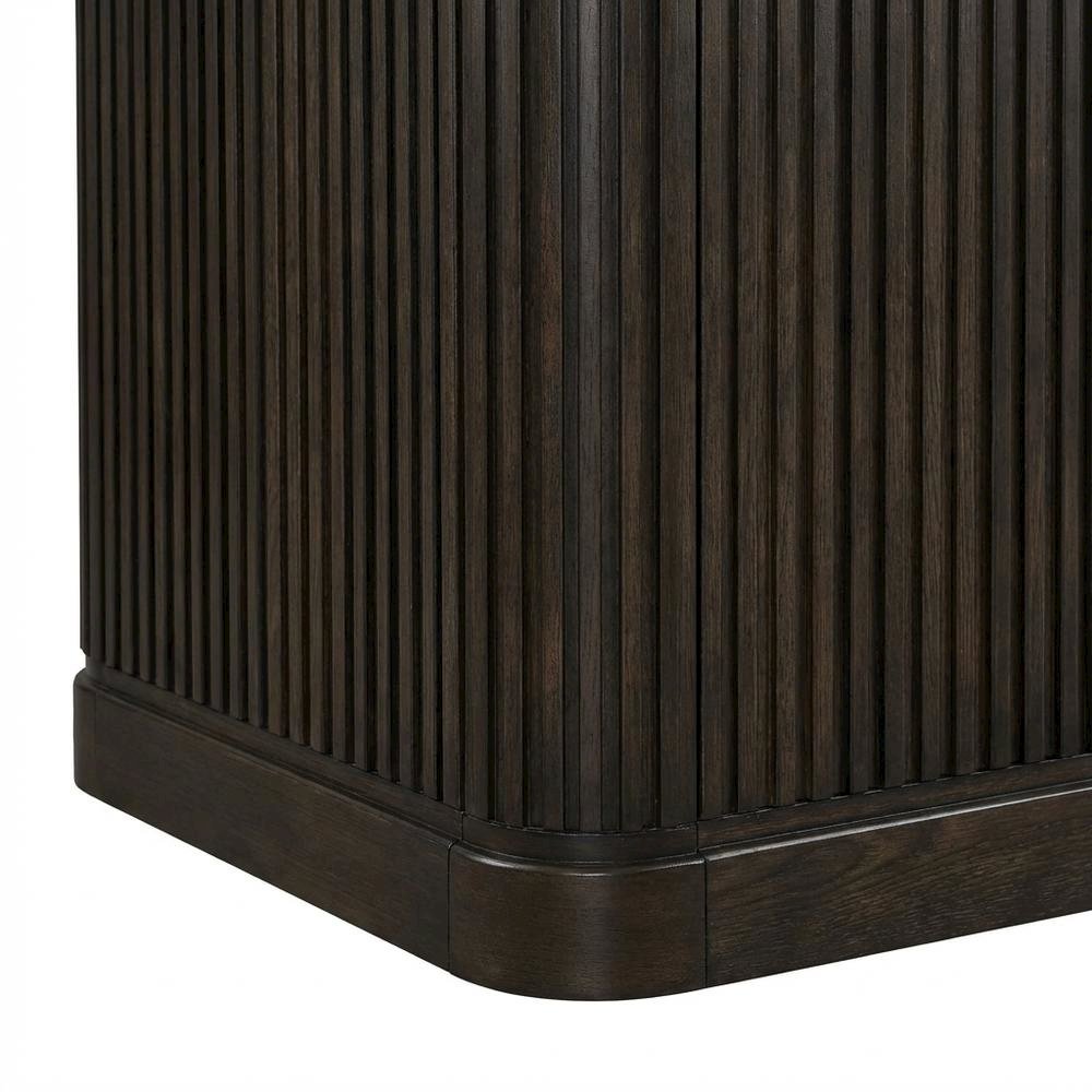 Contemporary Credenza in Warm Finish with Ample Storage. Picture 6