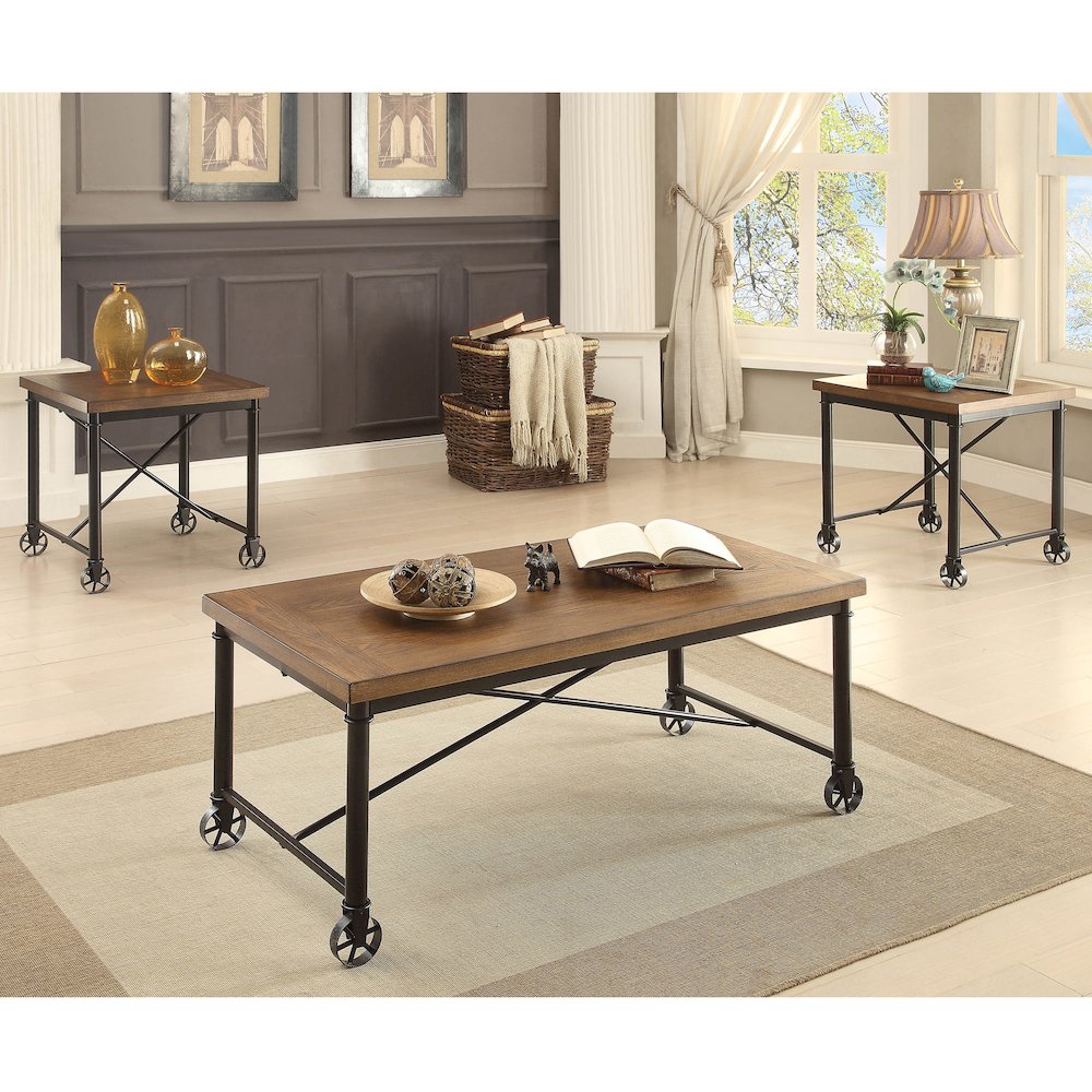 Saucedo Wood 3-Piece Coffee Table Set in Medium Oak. Picture 2