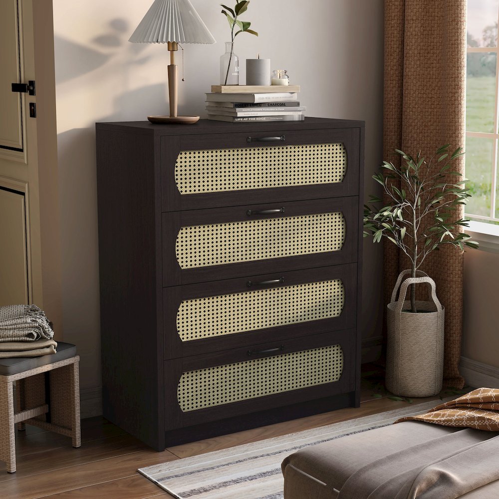 Oscule Transitional Wood 4-Drawer Chest in Espresso. Picture 5