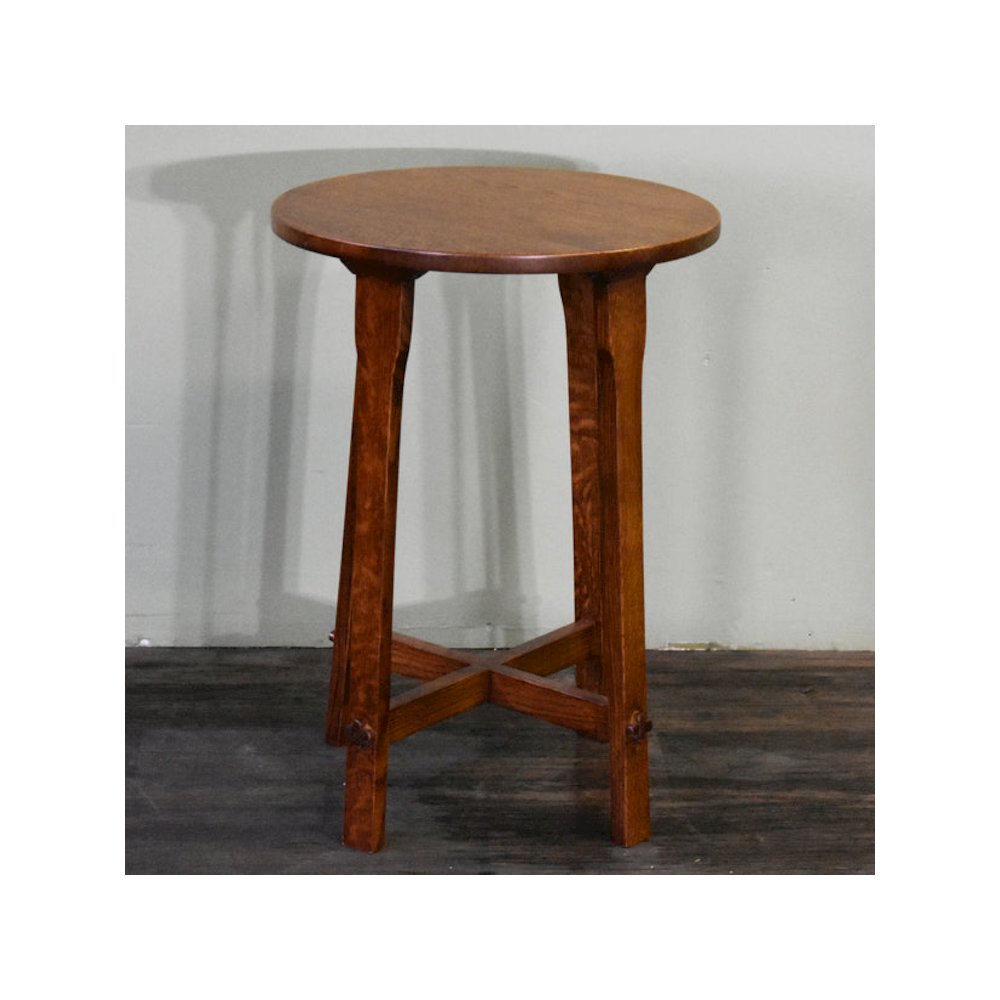 Arts and Crafts / Mission Style Oak Round End Table. Picture 2