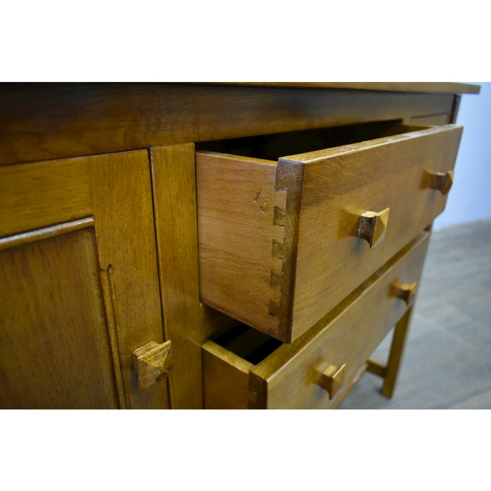 Mission 2 Door, 2 Drawer Console Table - Michael's Cherry - 52". Picture 3