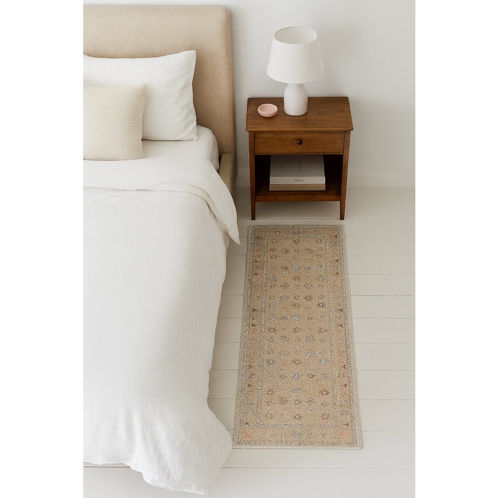 Area Rug Ultra Soft Washable Rug, Non Slip, Stain Resistant Rugs (2'7" x 9'). Picture 3