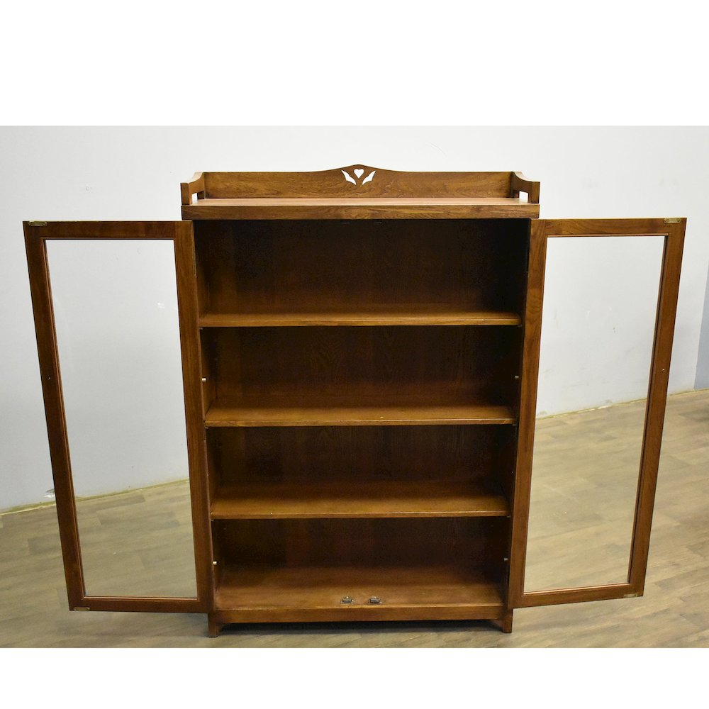 Mission Bookcase / Curio Cabinet - Walnut (W1). Picture 5