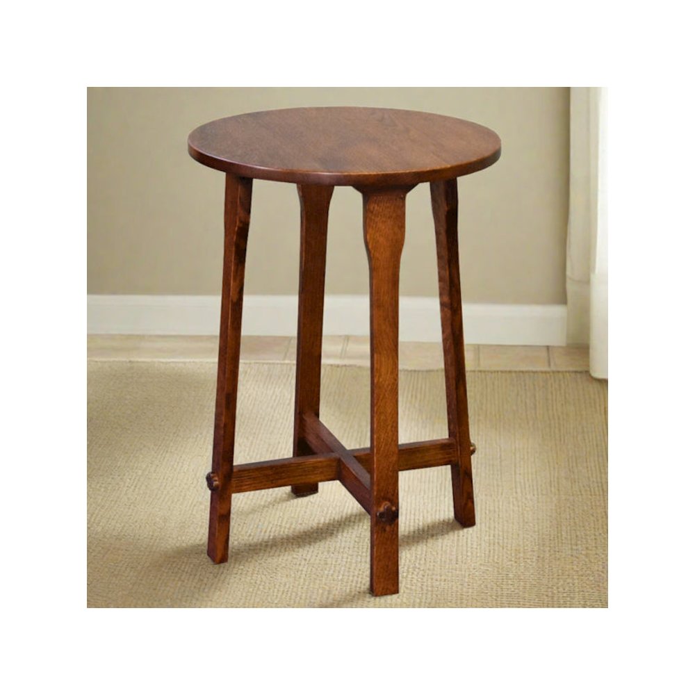 Arts and Crafts / Mission Style Oak Round End Table. Picture 1