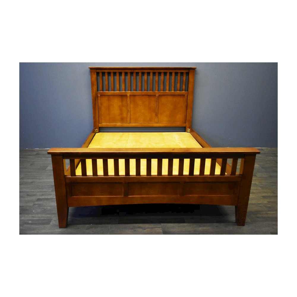 Mission Style Quarter Sawn Oak Bed With Slats - Michael's Cherry. Picture 3