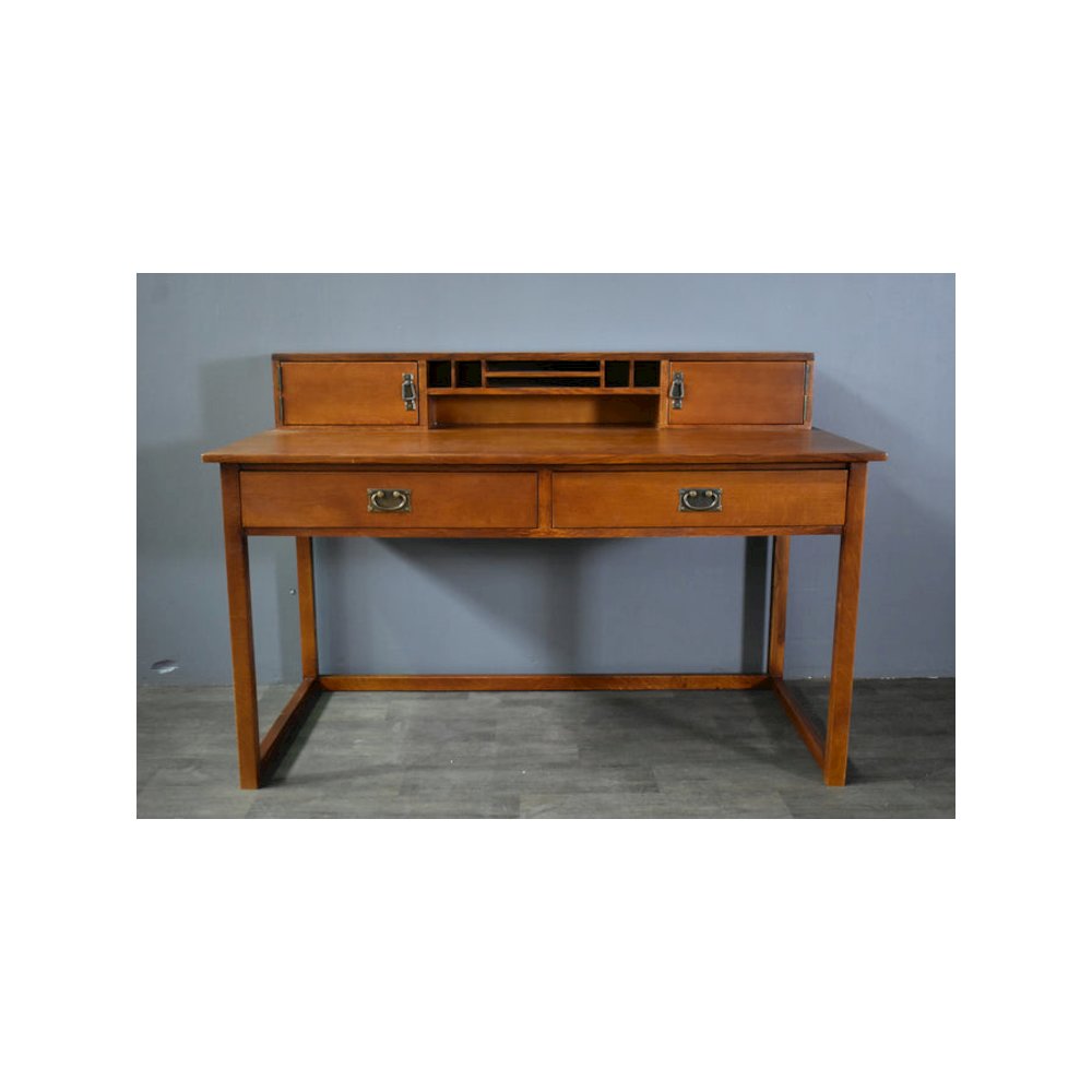 Mission Style Oak Library Table With Hutch - Michael's Cherry. Picture 1