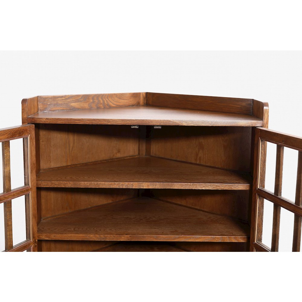 Mission Oak Corner Bookcase / Cabinet - Walnut. Picture 6