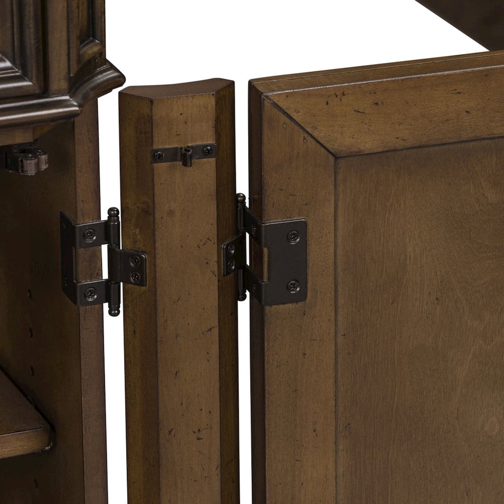 Amelia Credenza in Antique Toffee. Picture 10